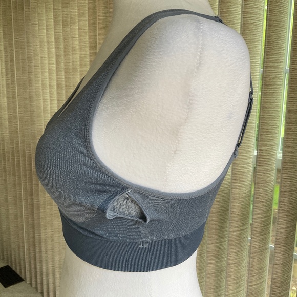 AnyBody Intimates Floral Striped Jacquard Sports Bra Size Small - Picture 9 of 13